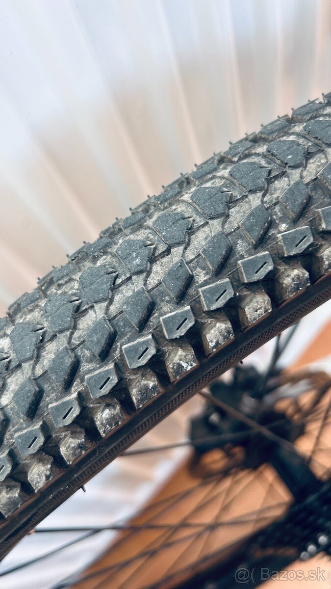 Hardtail horský bicykel Apache MTB 27,5 biely - 9