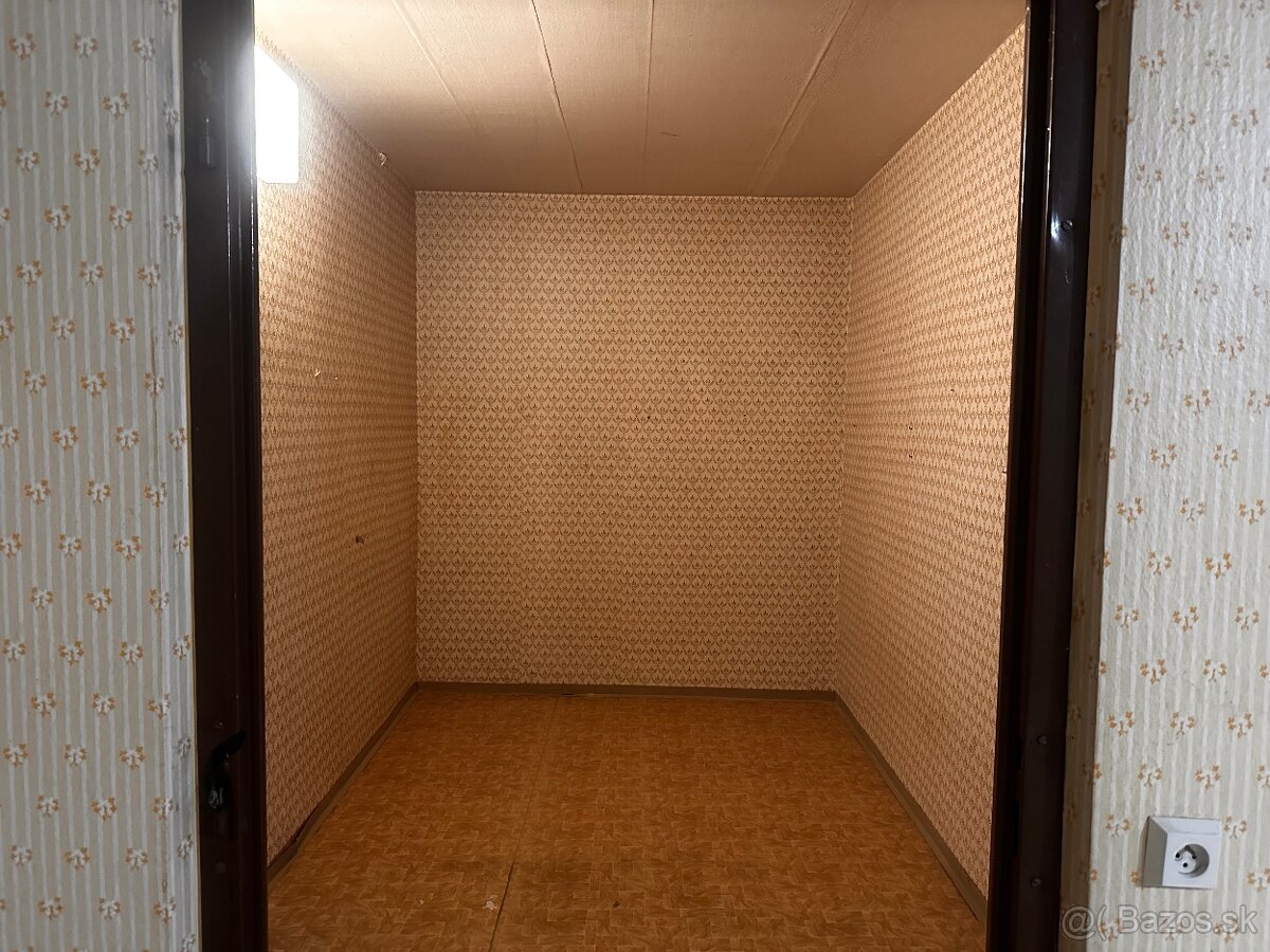 Veľkometrážny 3,5 izbový byt Trenčín - 9