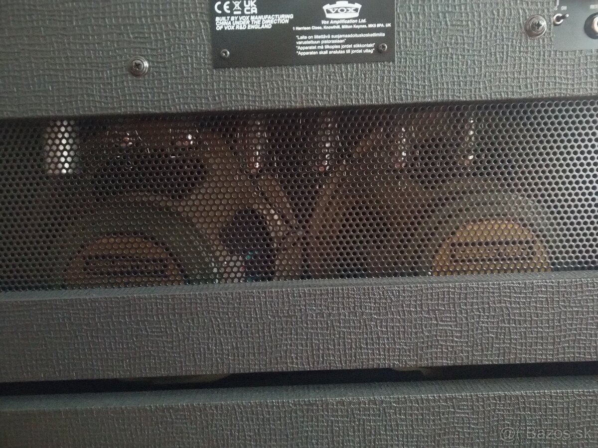 REZERVOVANÉ - Celolampové kombo VOX AC30C2 - 9