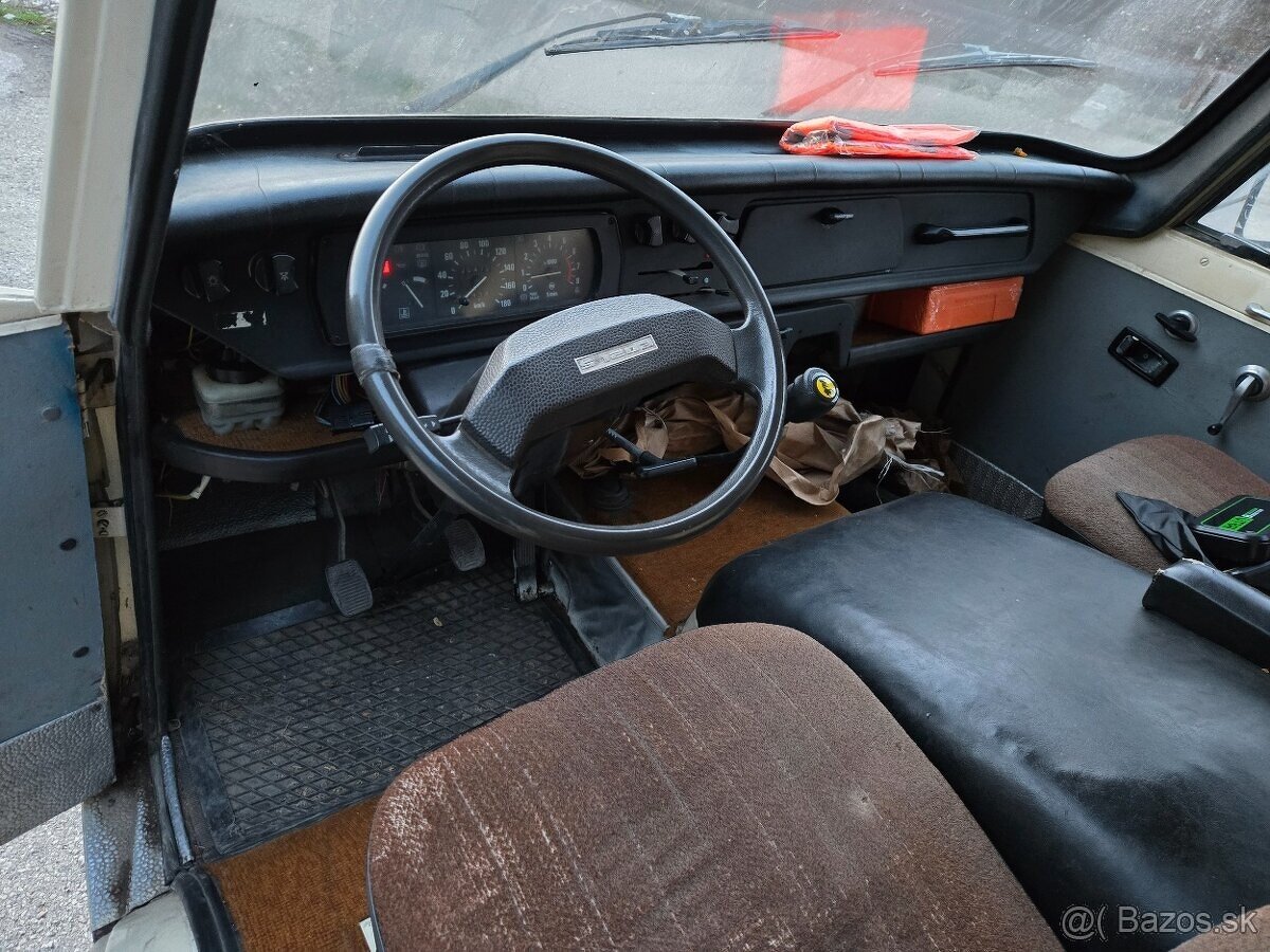 Škoda 1203 Valník - 9