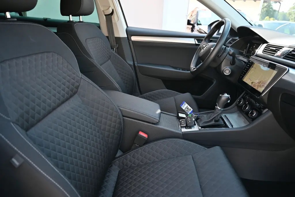 Skoda superb combi - 9