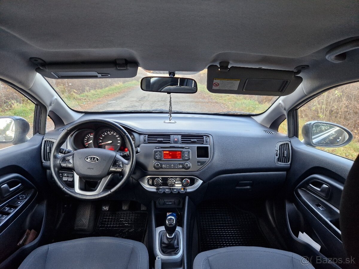 Kia rio 1.4i - 9