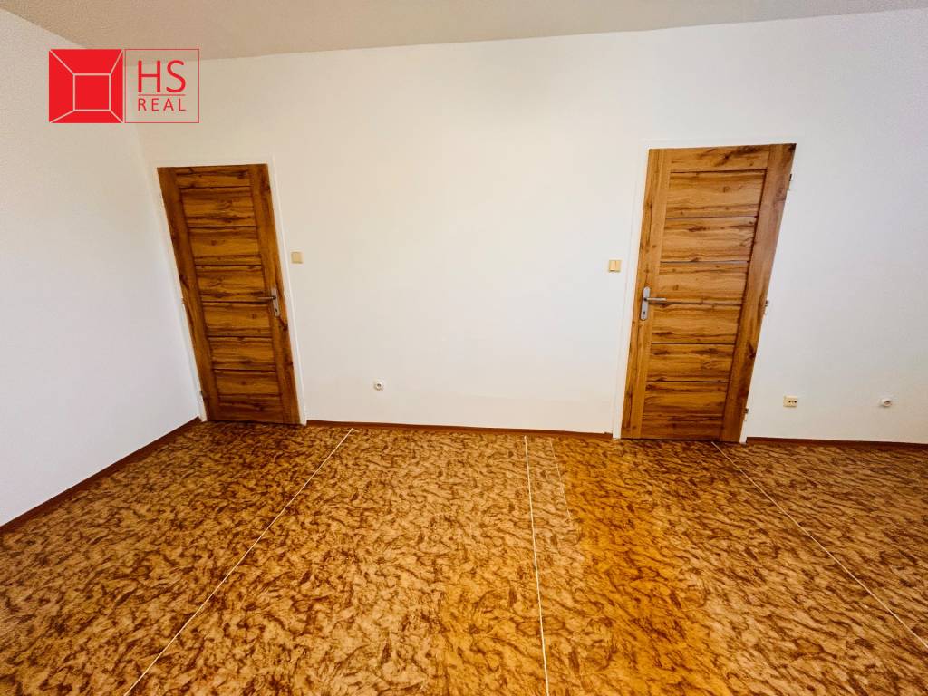 Prenájom 3 izbového bytu na Sídlisku JUH v NZ - 9