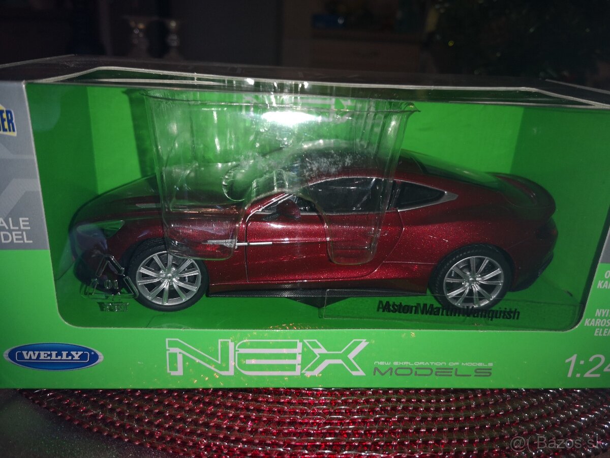 Predám zberateľský model Aston Martin Vanquish , 1:24 - 9