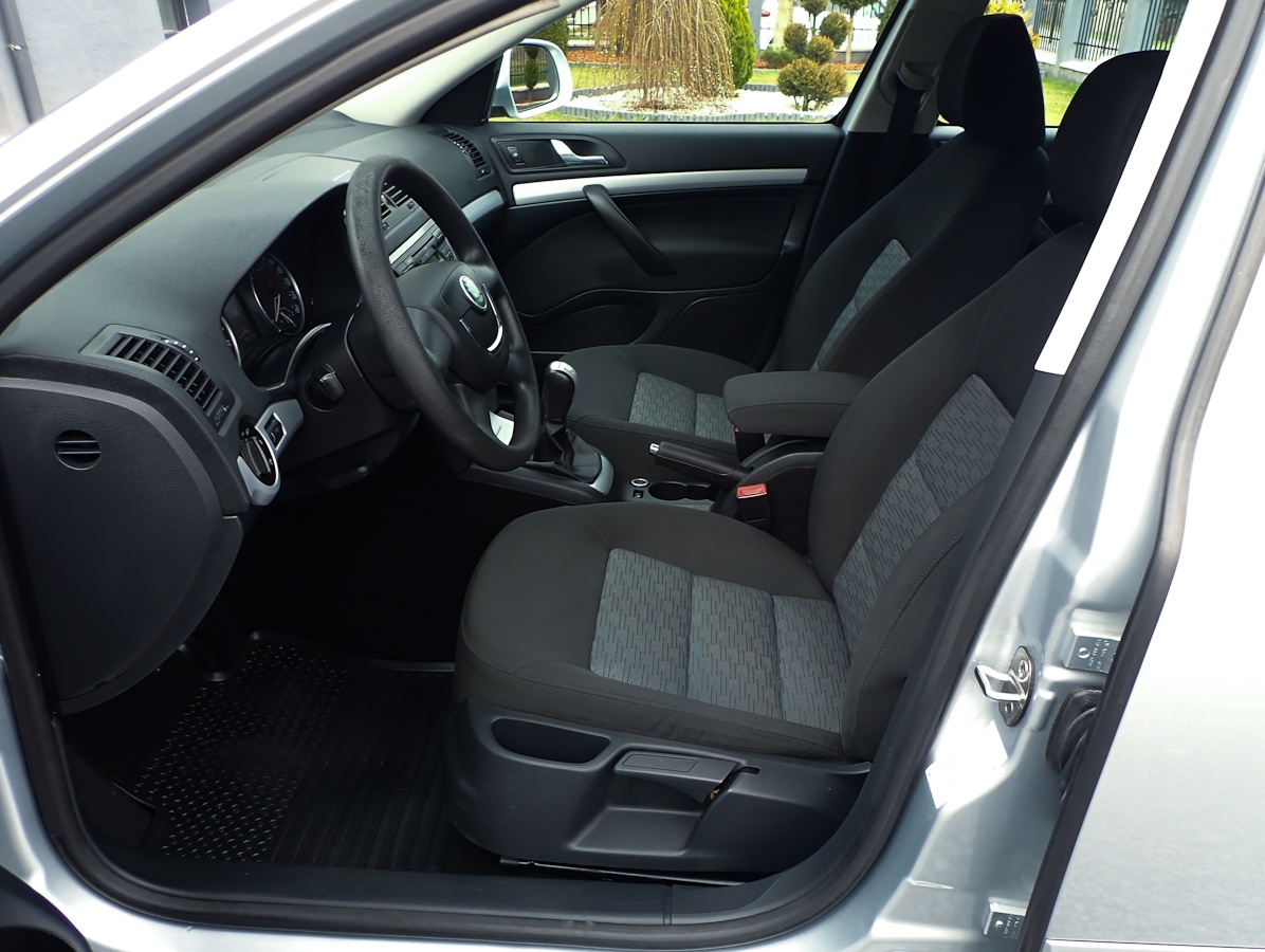 ŠKODA OCTAVIA COMBI 1.6TDI 4x4 77w KLIMA, STK, ŠPZ - 9