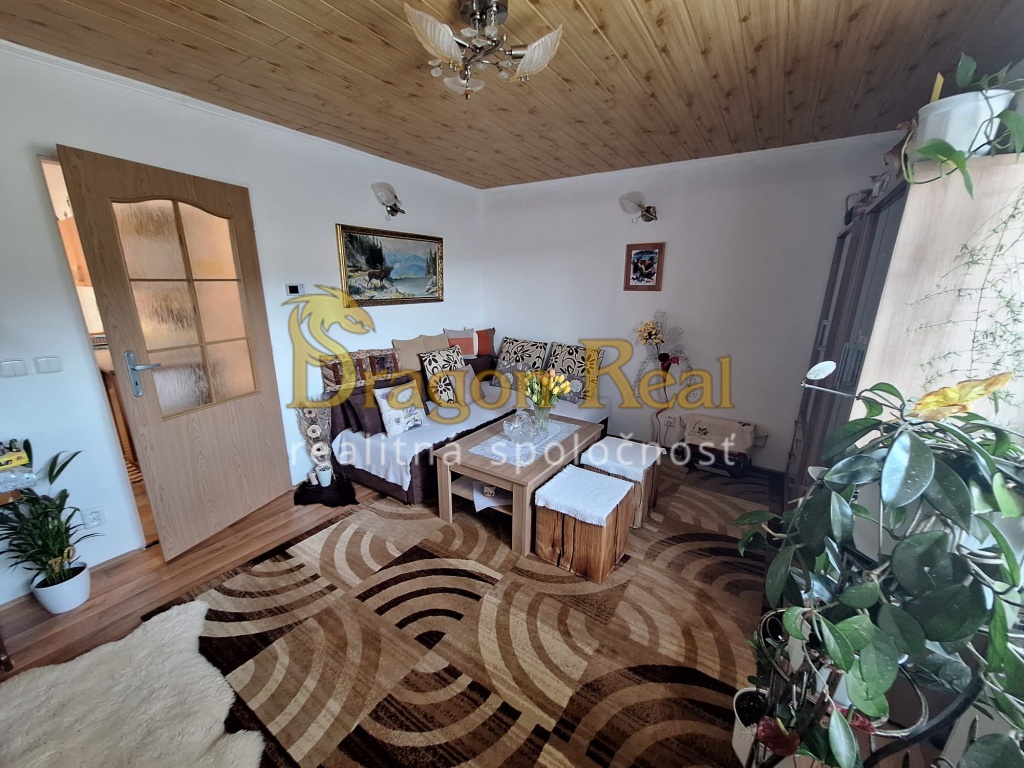 PREDAJ – Rodinný dom s garážou a altánkom – ČERVENÁ VODA - 9