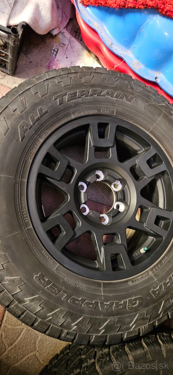 Predám Pneumatiky Nitto 265/70R17 - 9