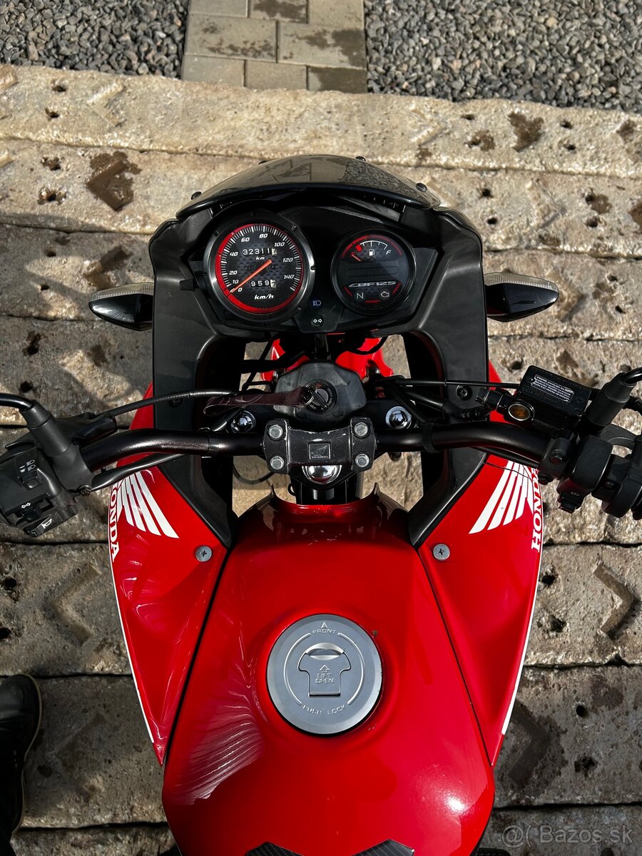 Honda CBF125M A1 - 9