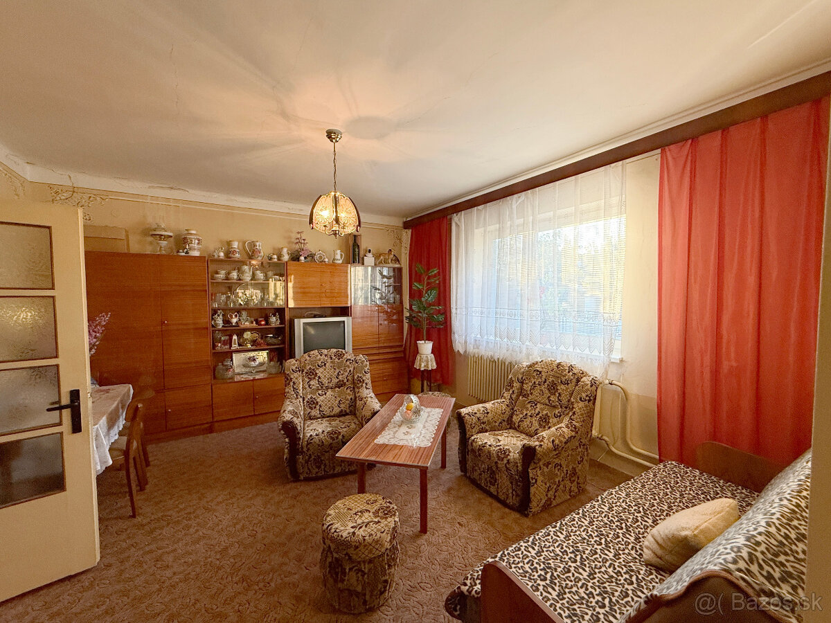 Príjemný dom pri centre Senca s garážou - 9