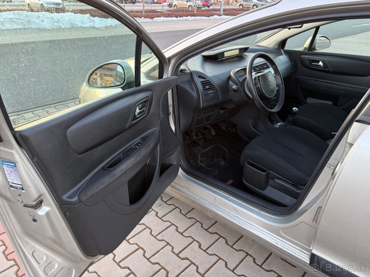 Citroen C4 1.4i 16V ČR STK 2/2028 - 9