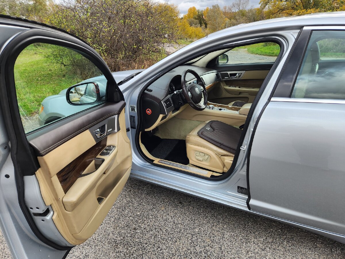 Jaguar XF 3.0D V6 202 kW - 9