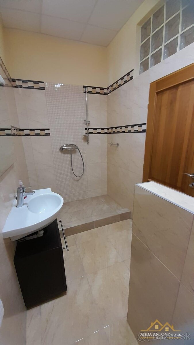 Polyfunkčný priestor na prízemí v Banskej Bystrici 89 m2 - 9