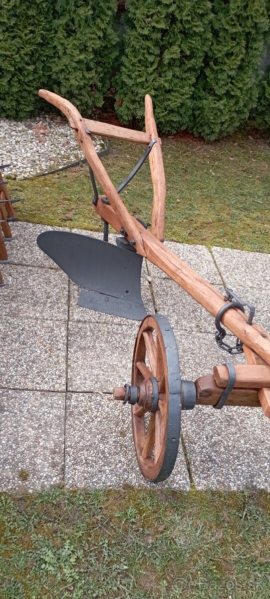 Starý drevený konský pluh 4 - 9