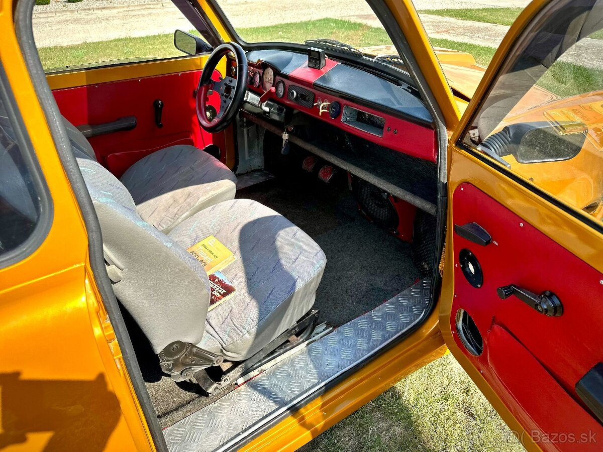 Predám TRABANT 601 Combi cena 3.100 € - 9
