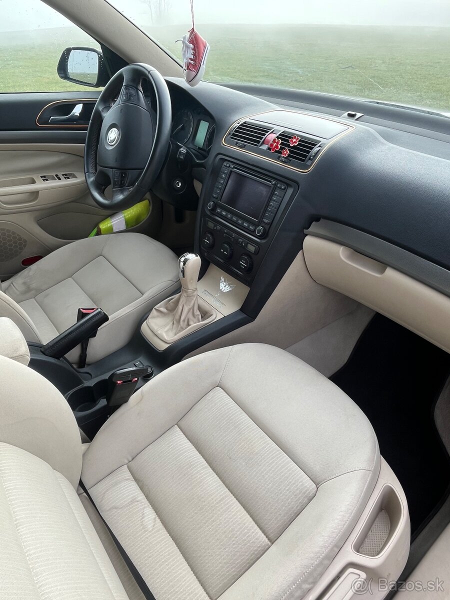 Škoda Octavia - 9