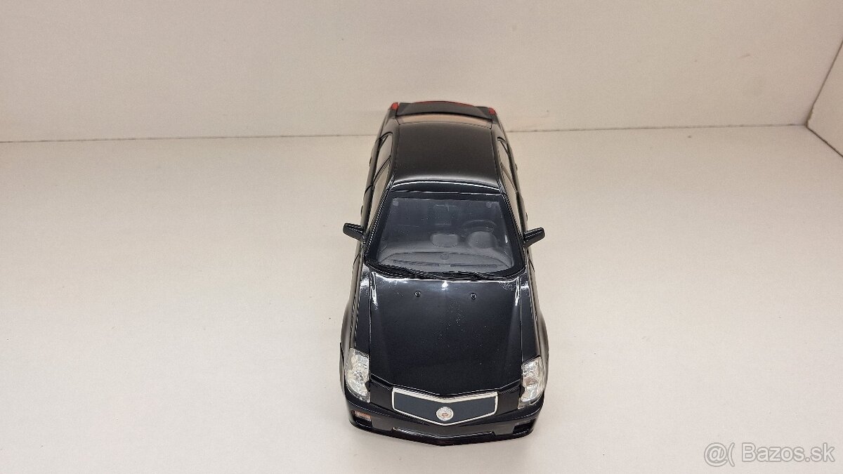 1:18 CADILLAC CTS-V - 9