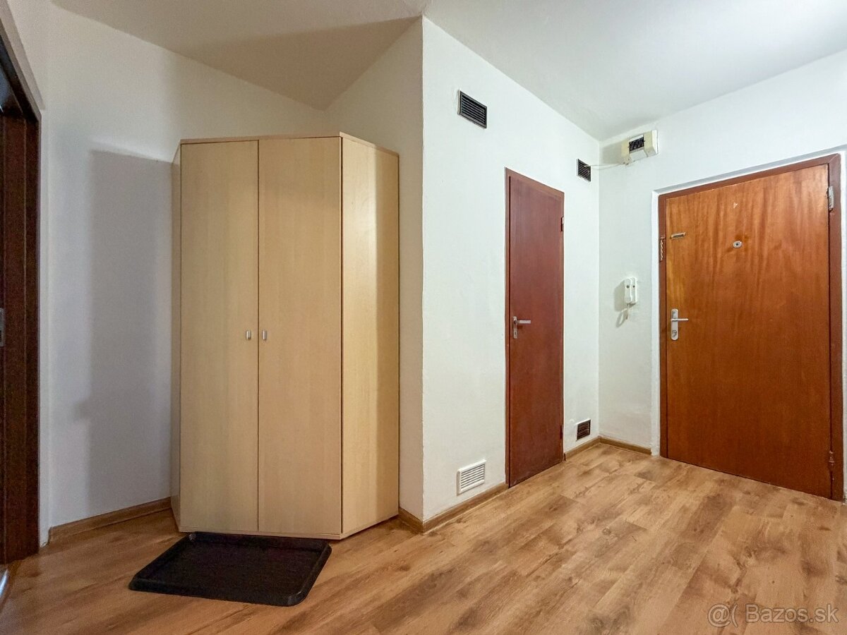 Prenájom – veľkometrážny 2izb. byt, 2x balkón, MC, Handlová - 9