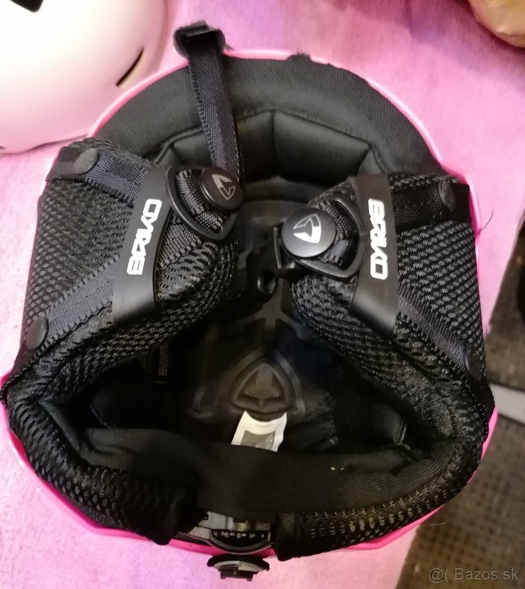 Predám zabalené Detské chrániče a dve detské prilby. - 9