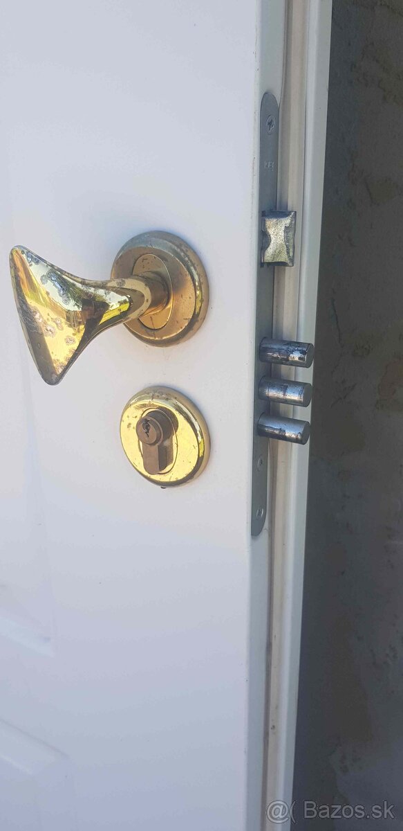 Predám vchodové oceľové bezpečnostné dvere - 9