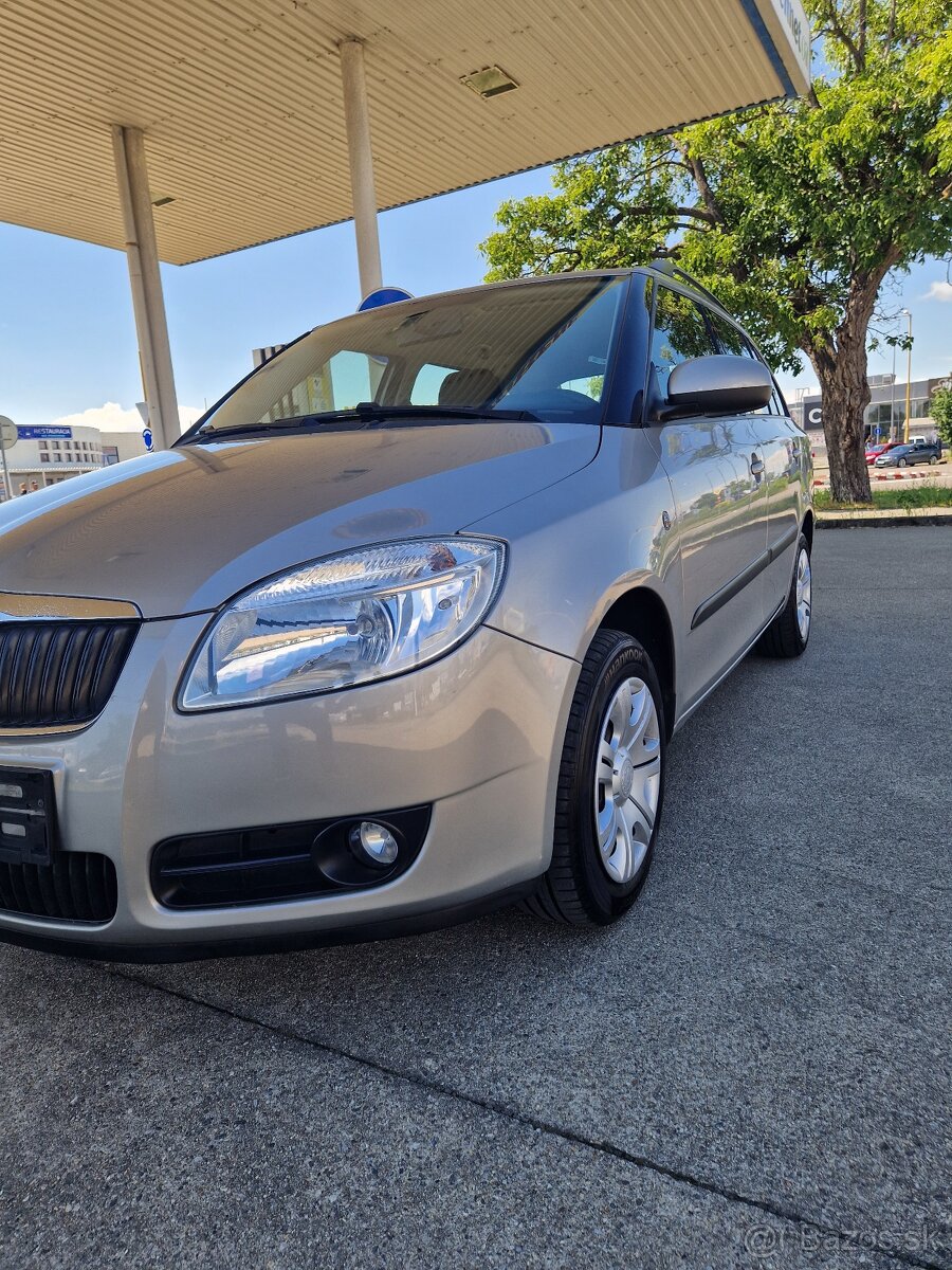 Škoda Fabia Combi 1.4 16 V Elegance - 9