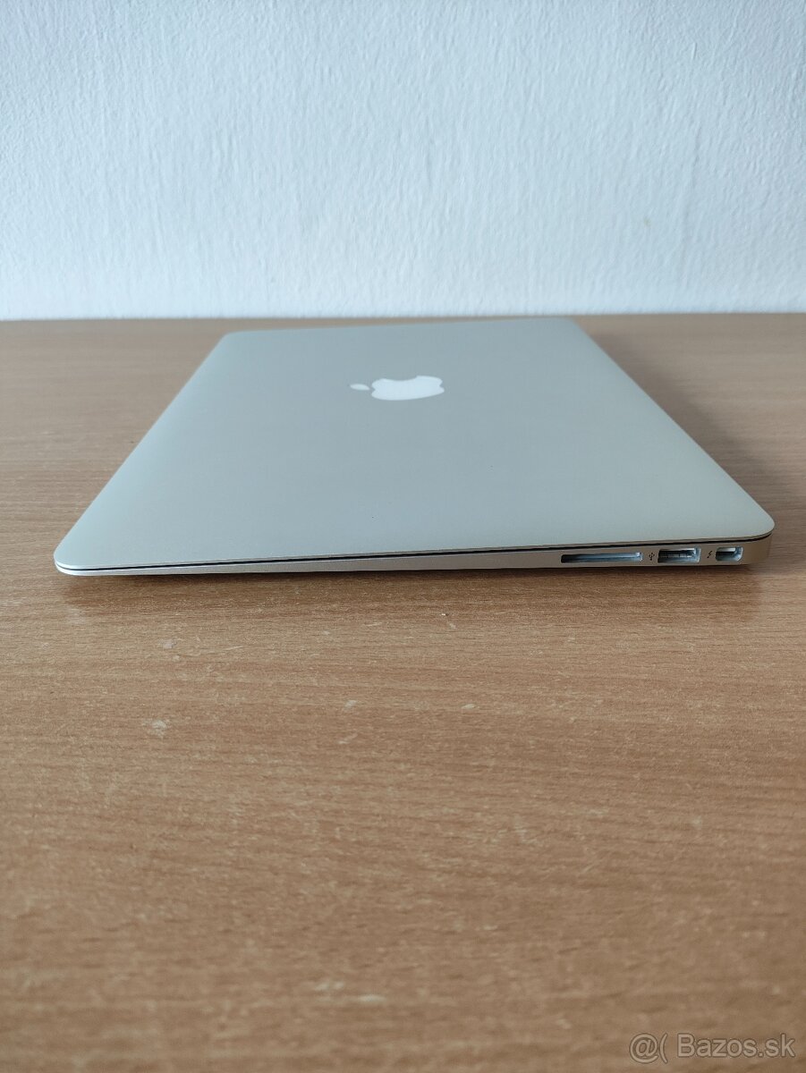 MacBook Air 2017 | i5 • 8GB • 128GB SSD - 9