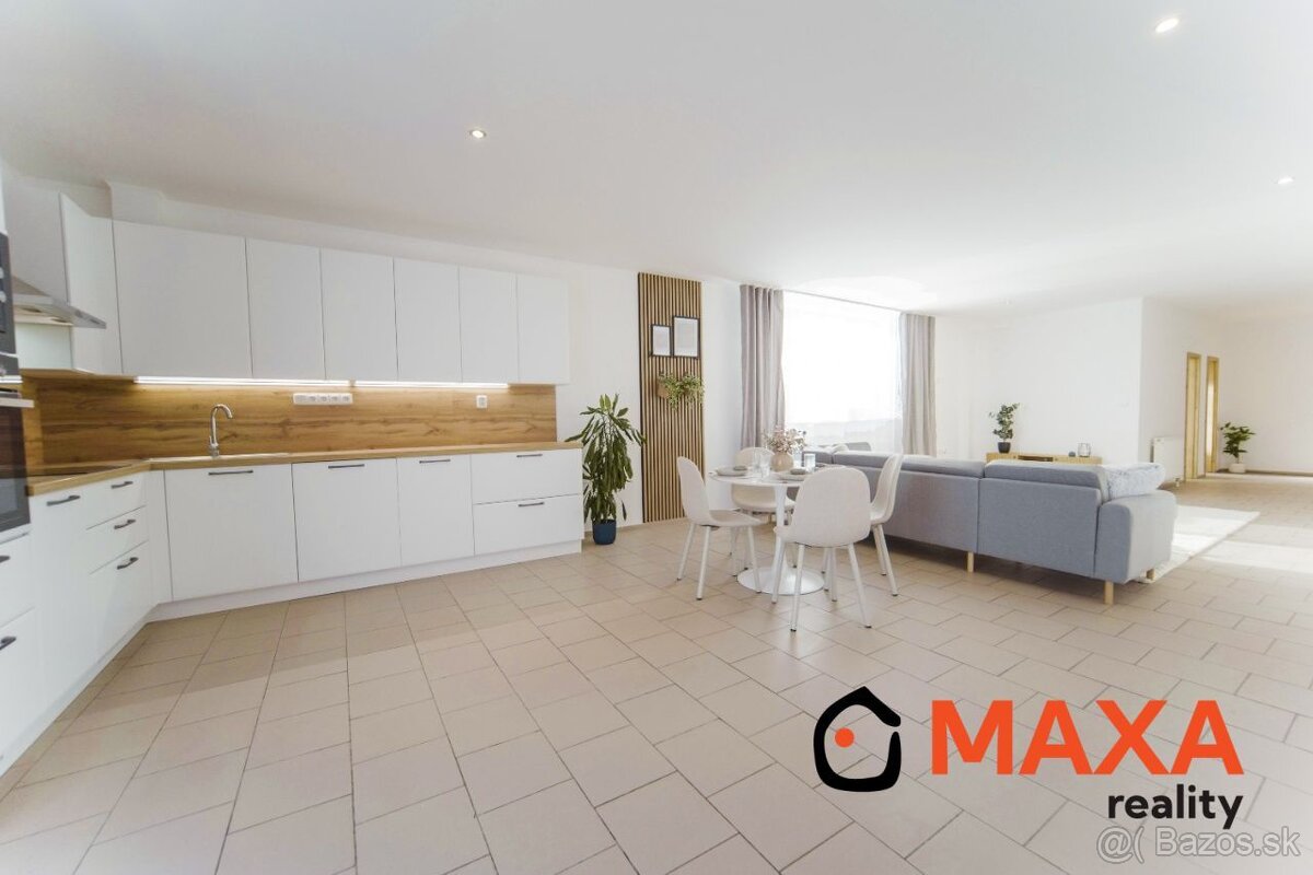 PREDANÉ Trojizbový veľkometrážny byt s terasou, v meste Prie - 9