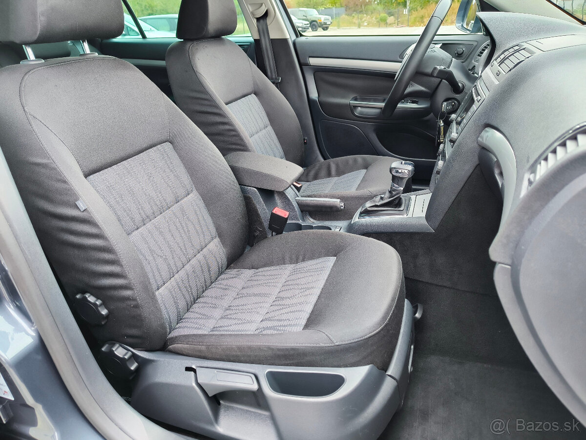 Škoda Octavia Combi TDI DSG 2012 Elegance - 9