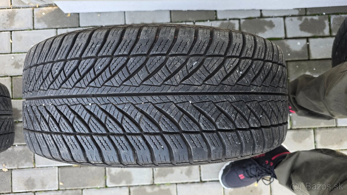 Dezent TR silver 5x112 ET30 R18 245/45 - 9