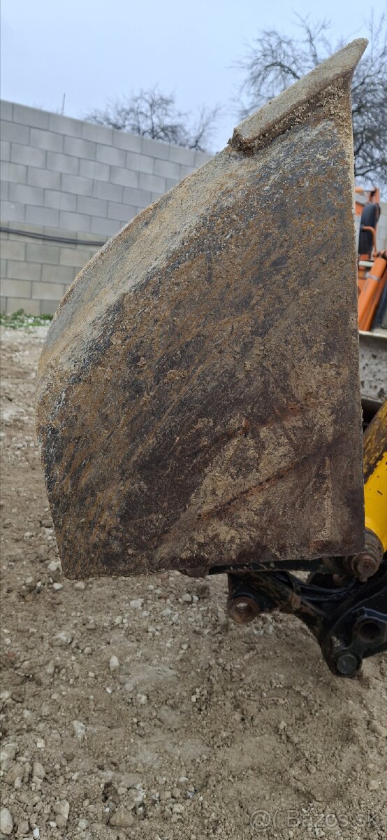 Pevná svahovacia lyžica uchyt JCB 4/3cx,65r - 9