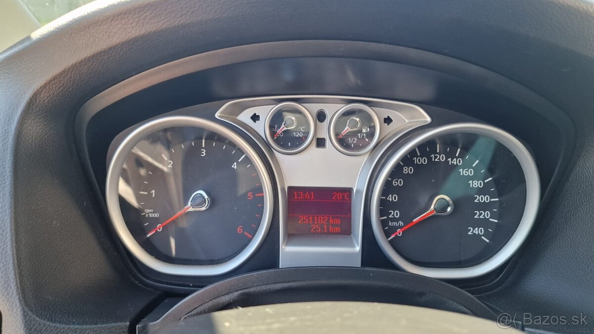 Ford Focus 1.6 tdci - 9