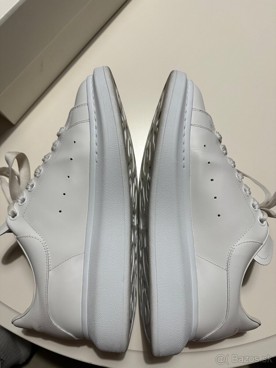 Alexander McQueen - 9