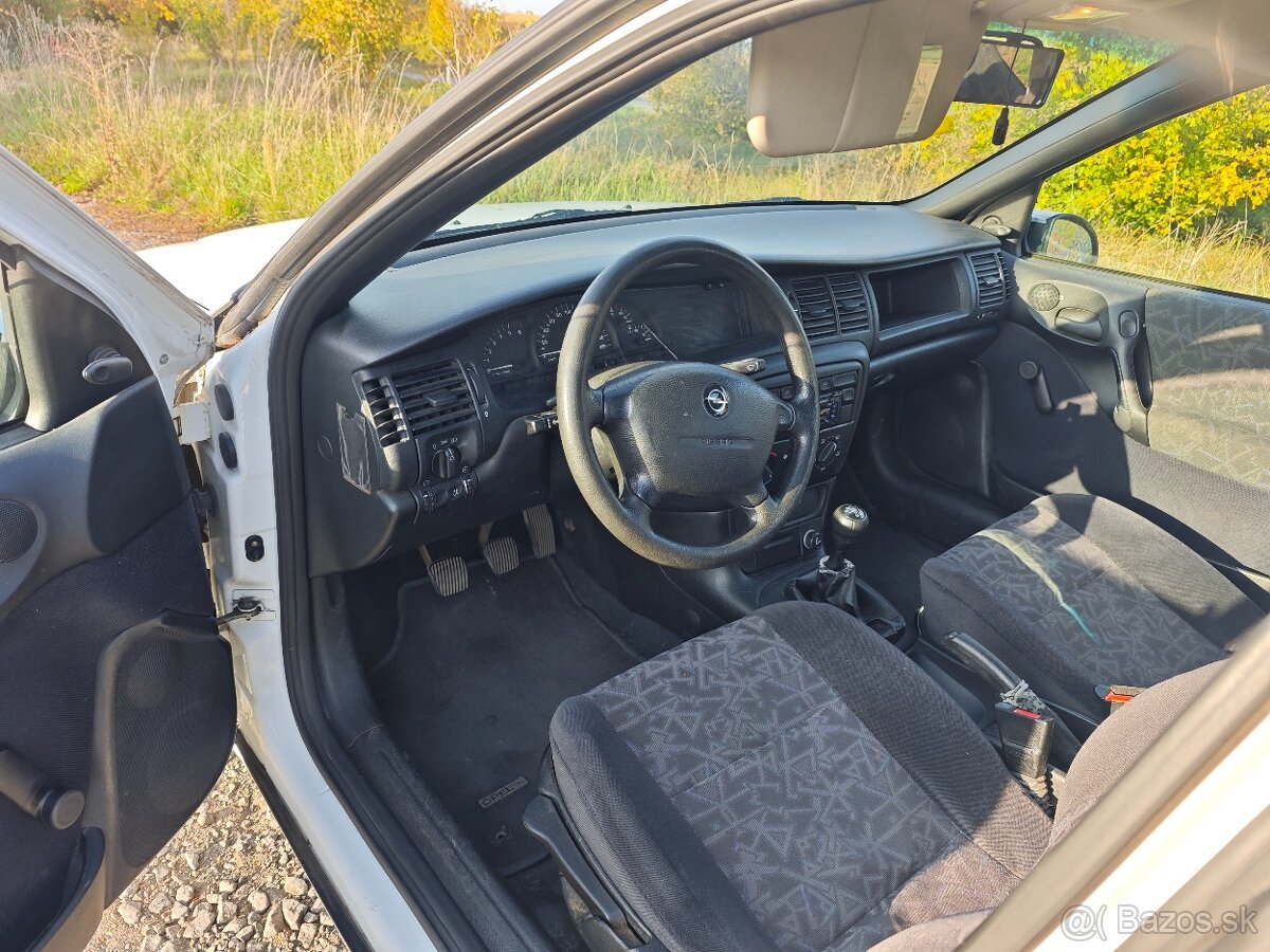 Opel Vectra B 2.0 di 16V Caravan - 9