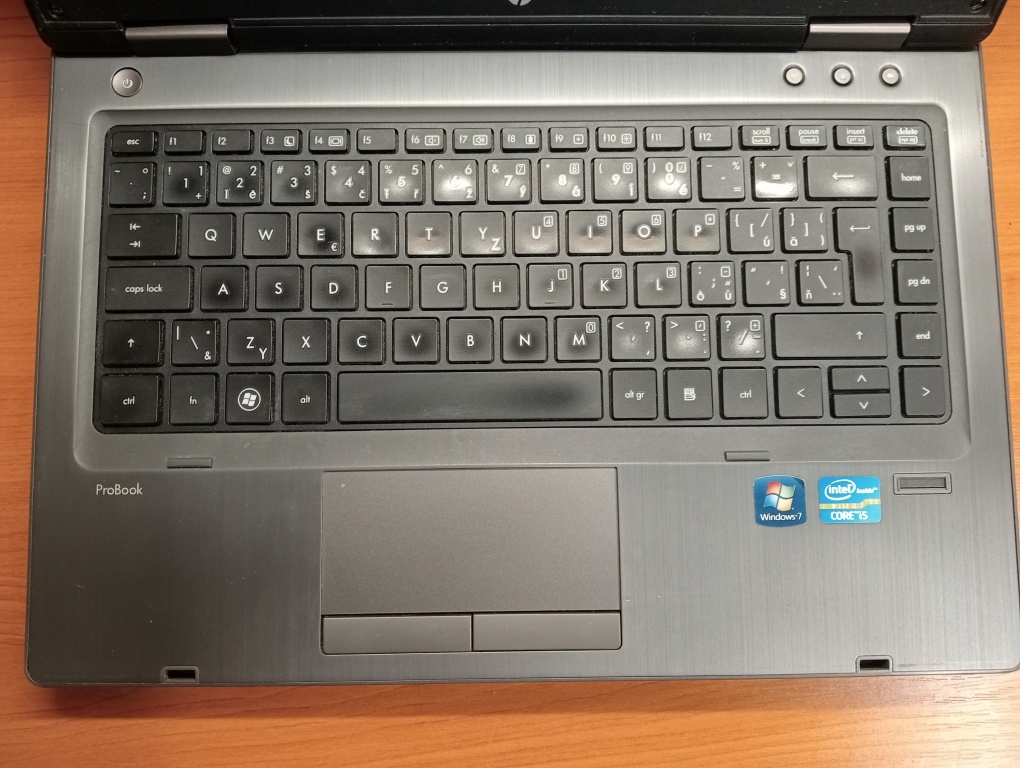 predám na diely notebooky HP 2 .. - 9