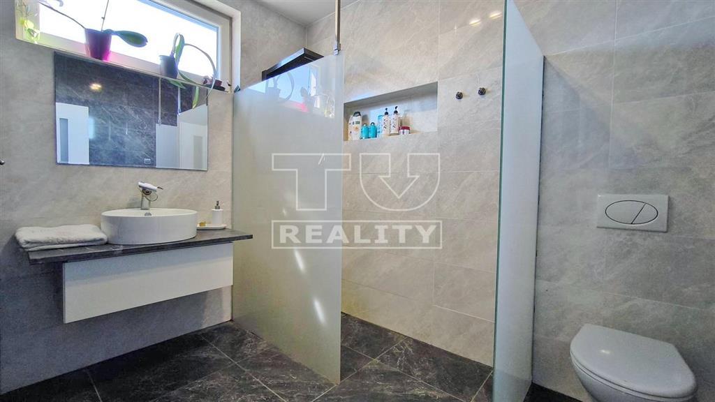 Pozemok pod lesom 1427 m2 - unikátny 4-izbový mobilný... - 9