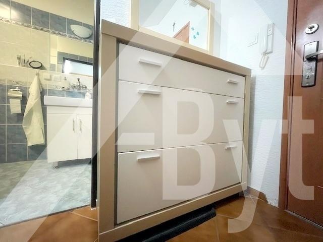 VEĽKÝ 2-IZBOVÝ BYT V CENTRE S BALKÓNOM A ZARIADENÝ - 9