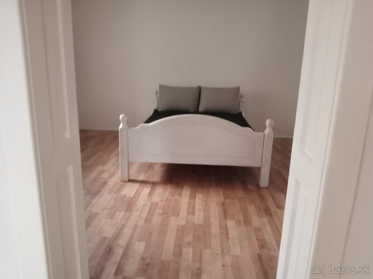 Rodinný dom v Lúčnici nad Žitavou - 9