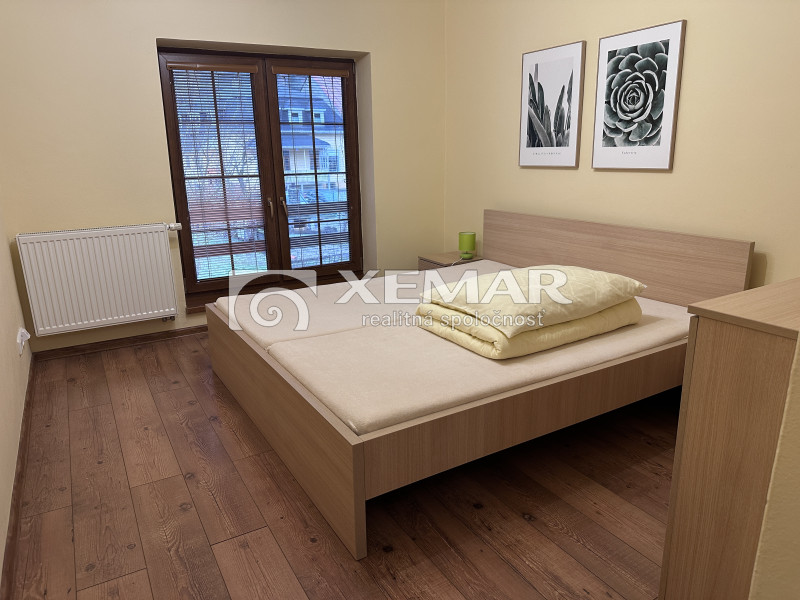 NA PREDAJ Exkluzívna veľká chata v Liptovských Revúcach - 9