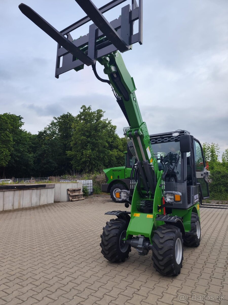 KOLESOVÝ NAKLADAČ 908T - 9