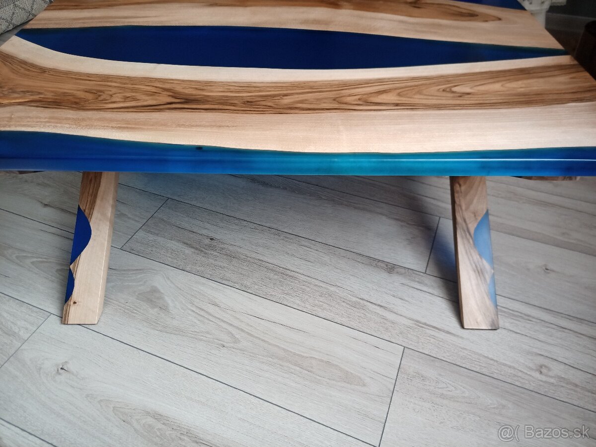 Epoxidový konferenčný stolik - 9