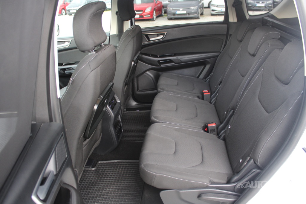Ford S-MAX 2,0 TDCi 110 kW TITANIUM - 9
