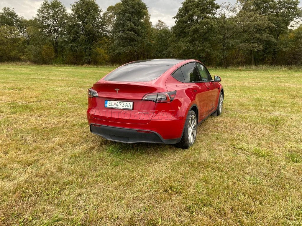 Tesla Model Y 75kWh Long Range AWD 378kW - 9