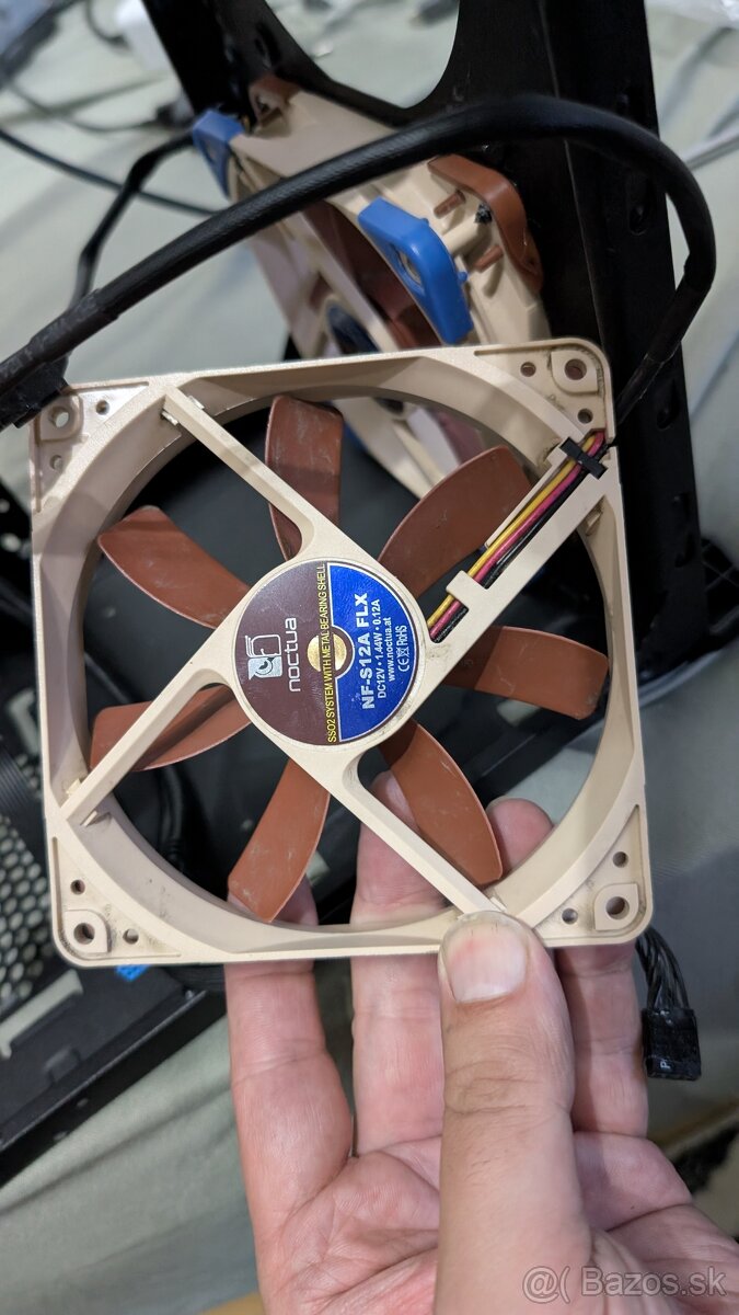 Počítačová skriňa Corsair 500R Carbide Series - 9