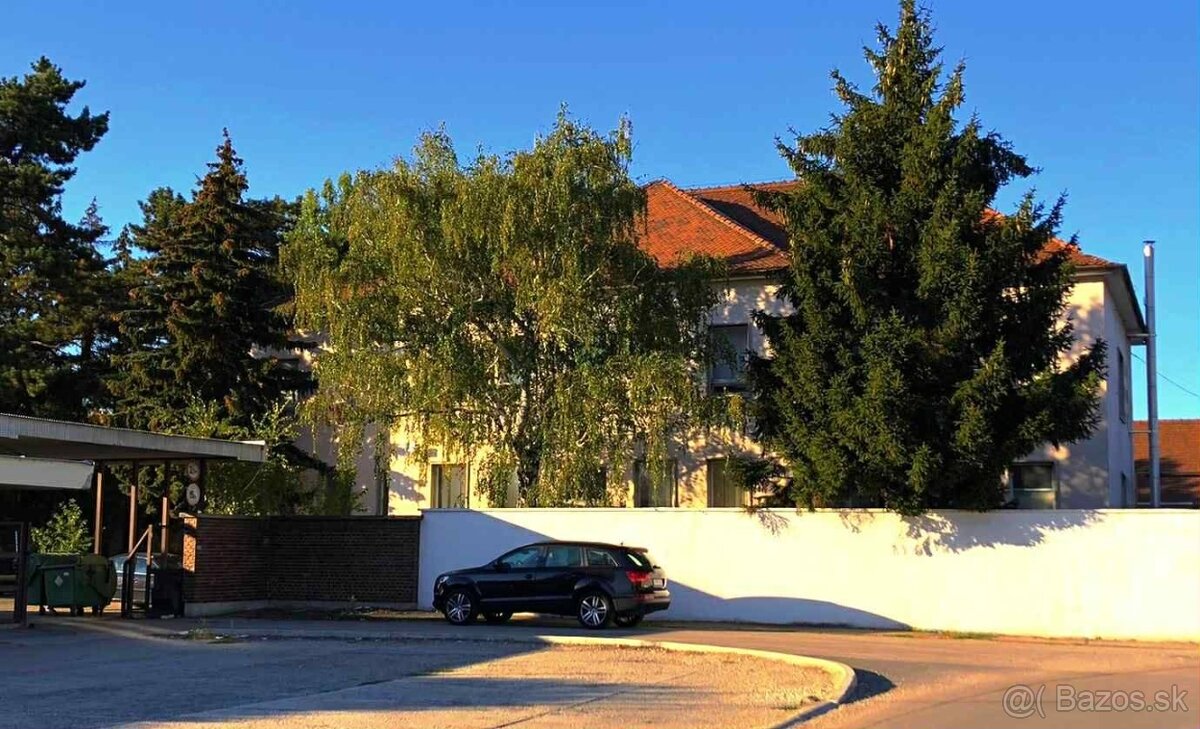 Ubytovacie zariadenie pre 80 osôb - 27 minút od Bratislavy - 9