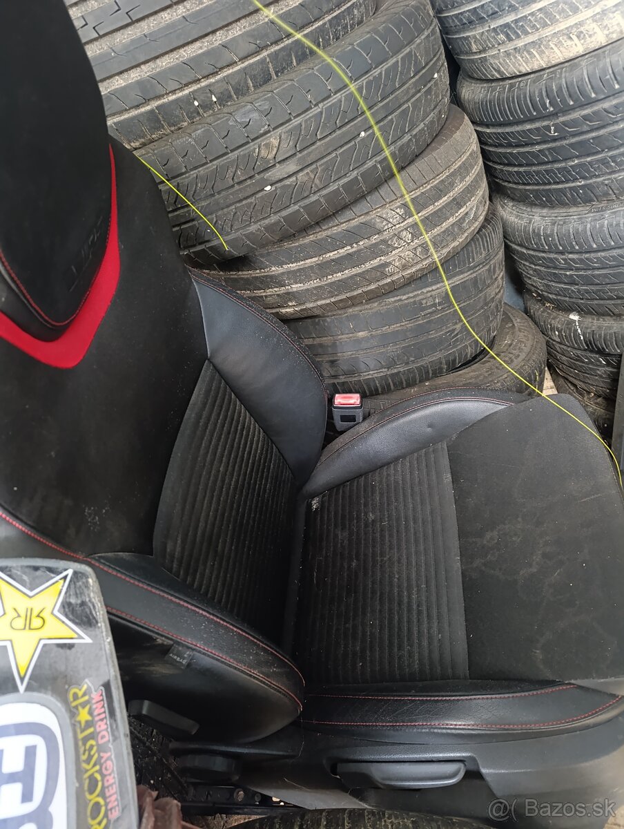 Rozpredám Octavia 3 rs - 9