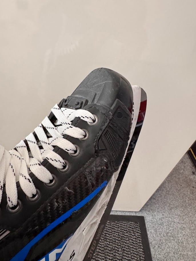 BRUSLE CCM AS-V TACKS vel. 42/7,5 wide - 9