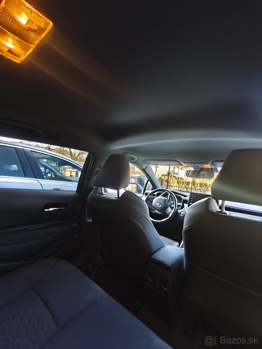 Toyota Corolla Combi 1.8 Hybrid 72kW - 9