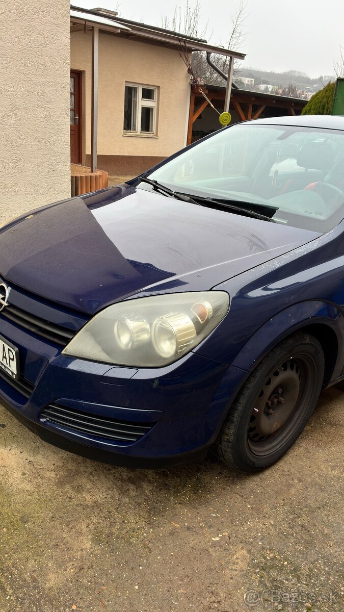 Opel Astra H 1.4 benzín, MANUÁL, r. 2004 – STK 06/2026 - 9
