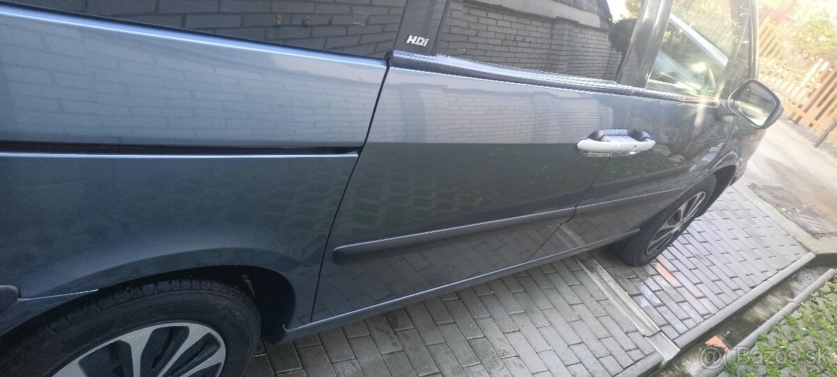 Predám Peugeot 807 2 l 88kw - 9