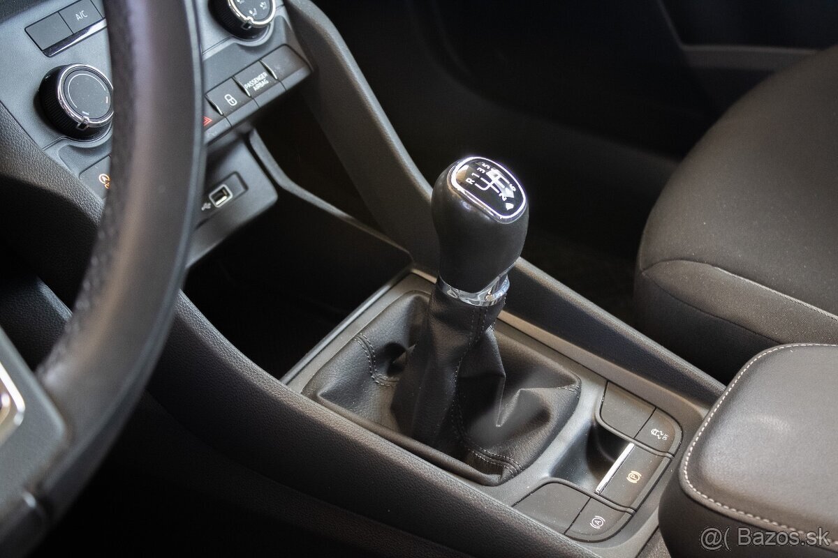 ŠKODA KAROQ 1,6 TDI - roč. 2019 - 9