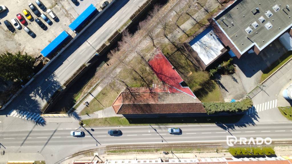 RADO | Administratívna budova v kúpeľnom meste Trenčianske T - 9